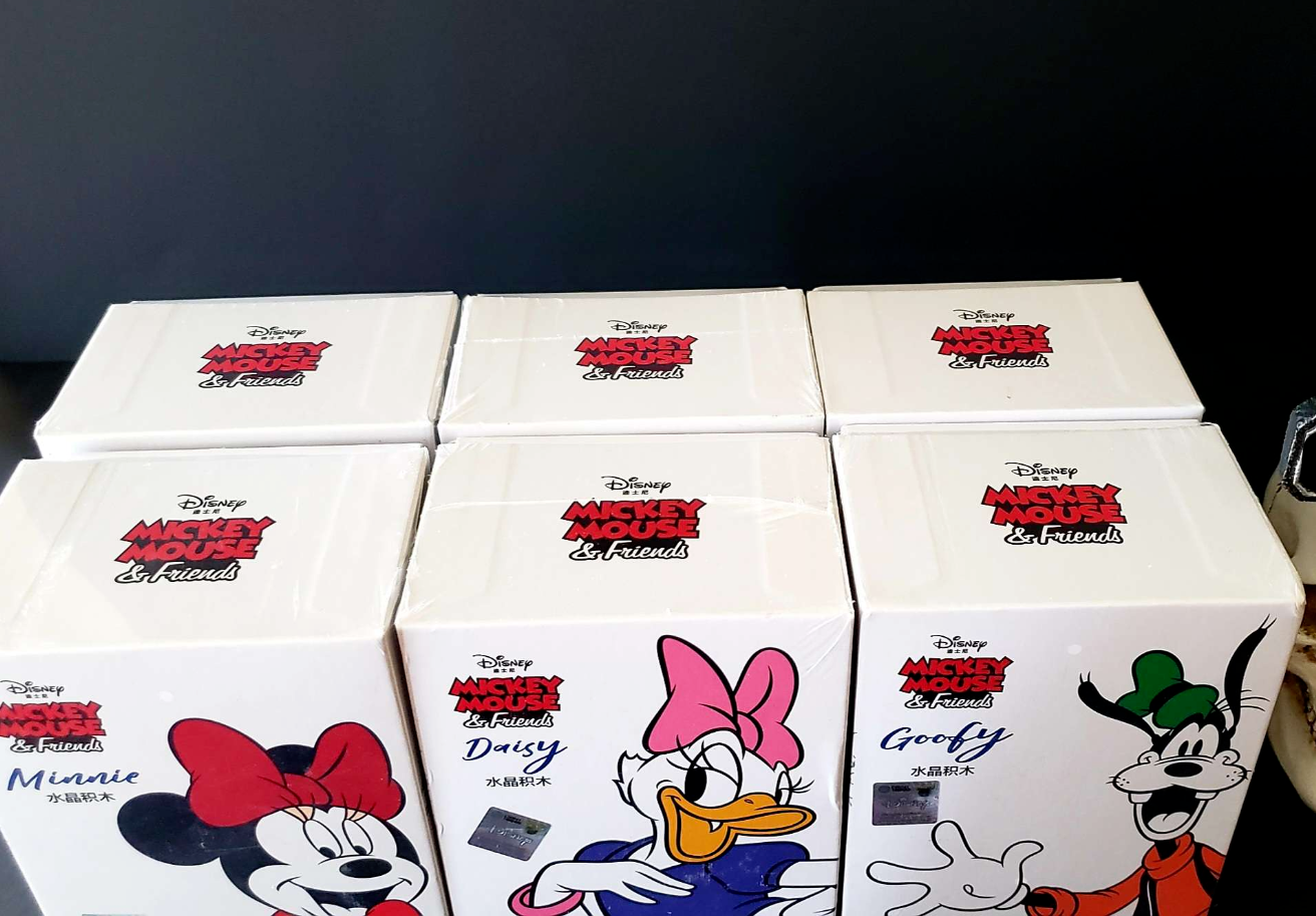 ✅ Official Disney Mickey & Friends RARE Crystal Resin Builder Set Collection NEW